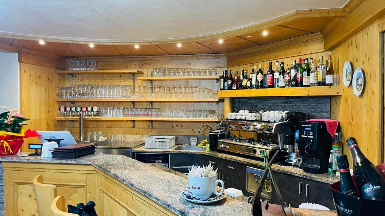 Villa Nuova Romeno 外观 照片