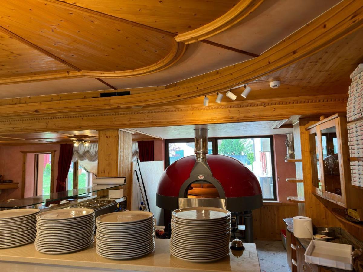 Villa Nuova Romeno 外观 照片