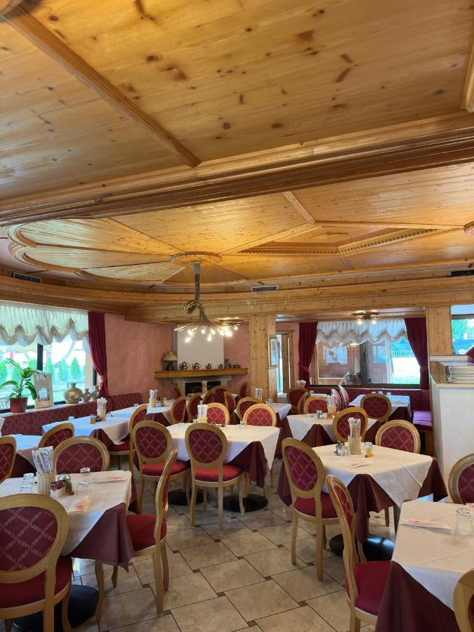 Villa Nuova Romeno 外观 照片