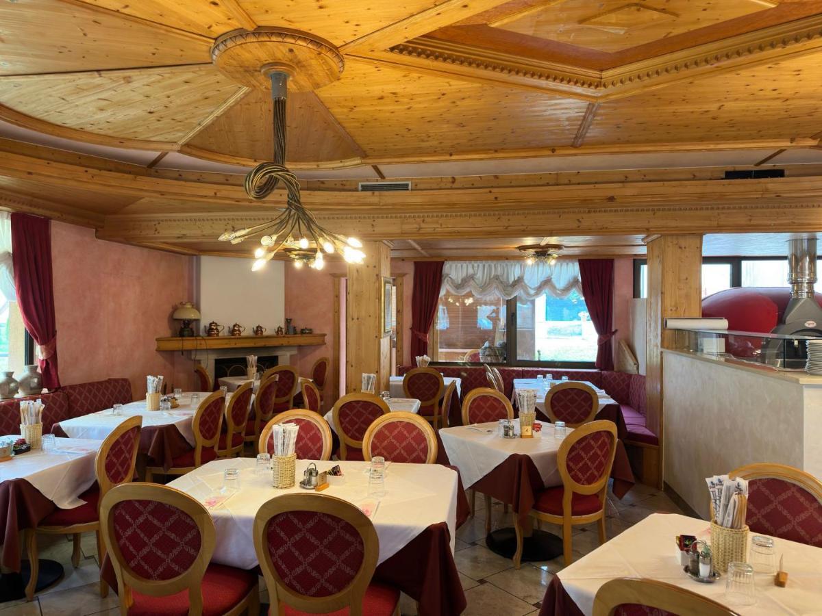 Villa Nuova Romeno 外观 照片
