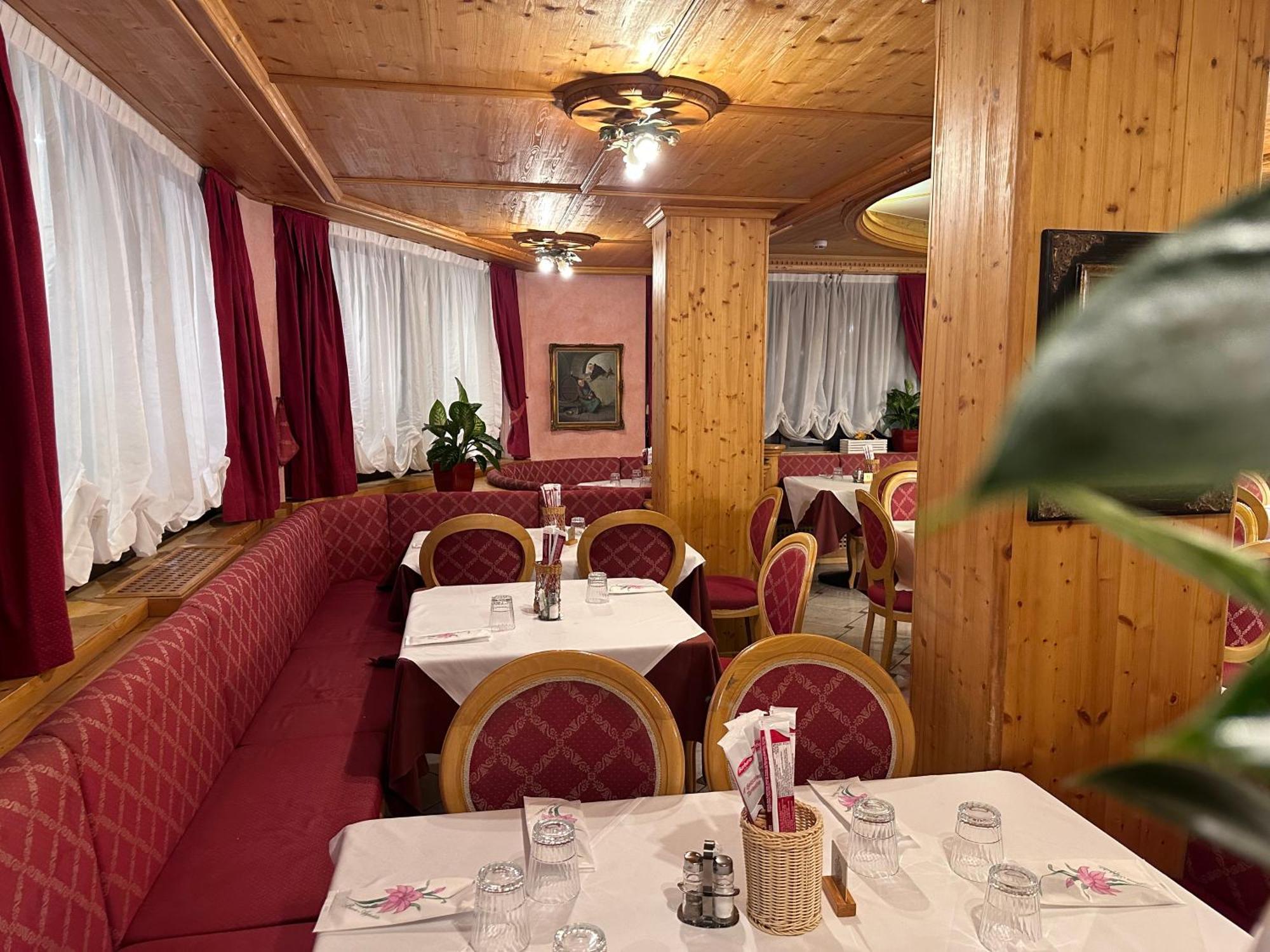Villa Nuova Romeno 外观 照片