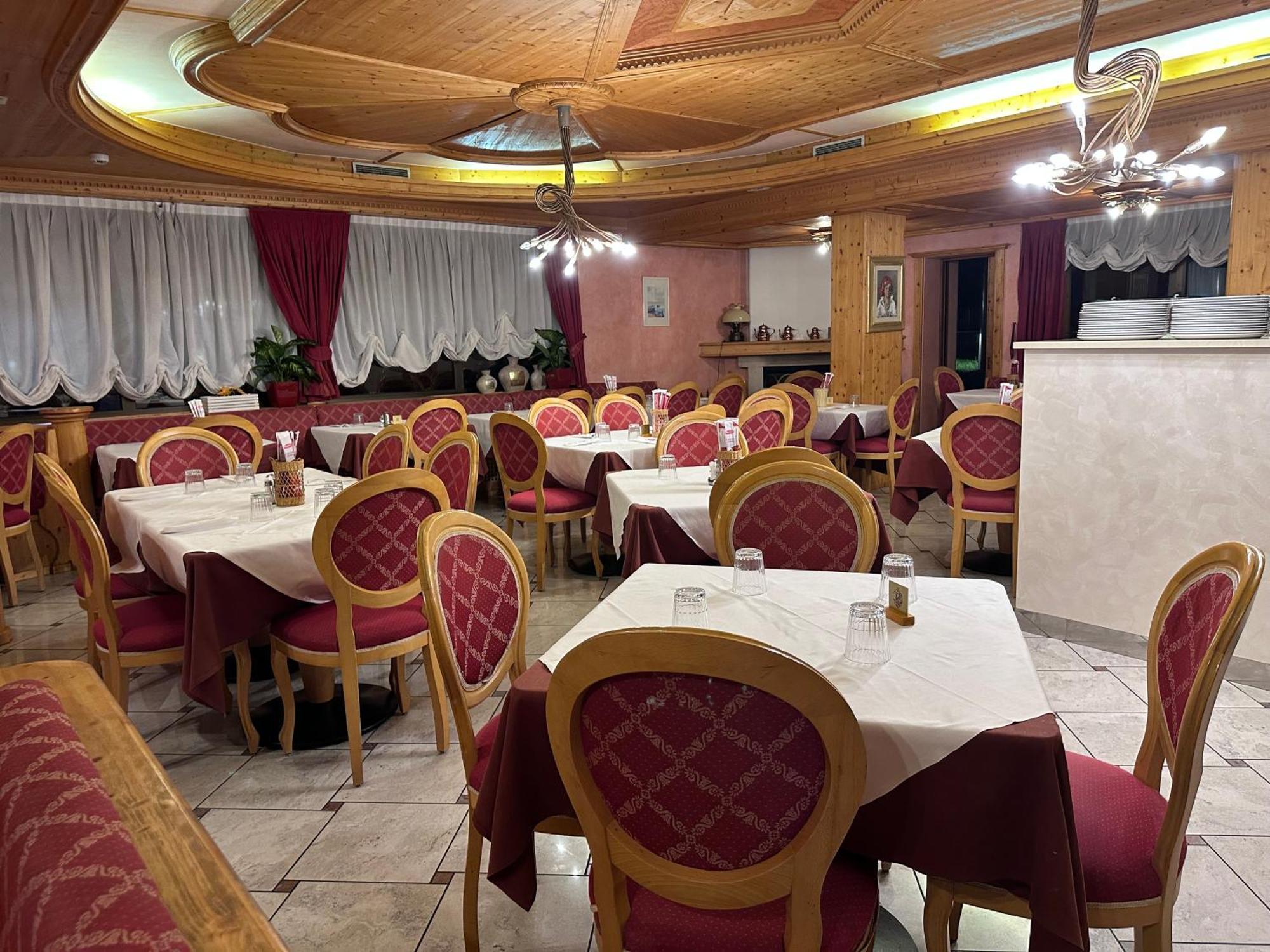 Villa Nuova Romeno 外观 照片