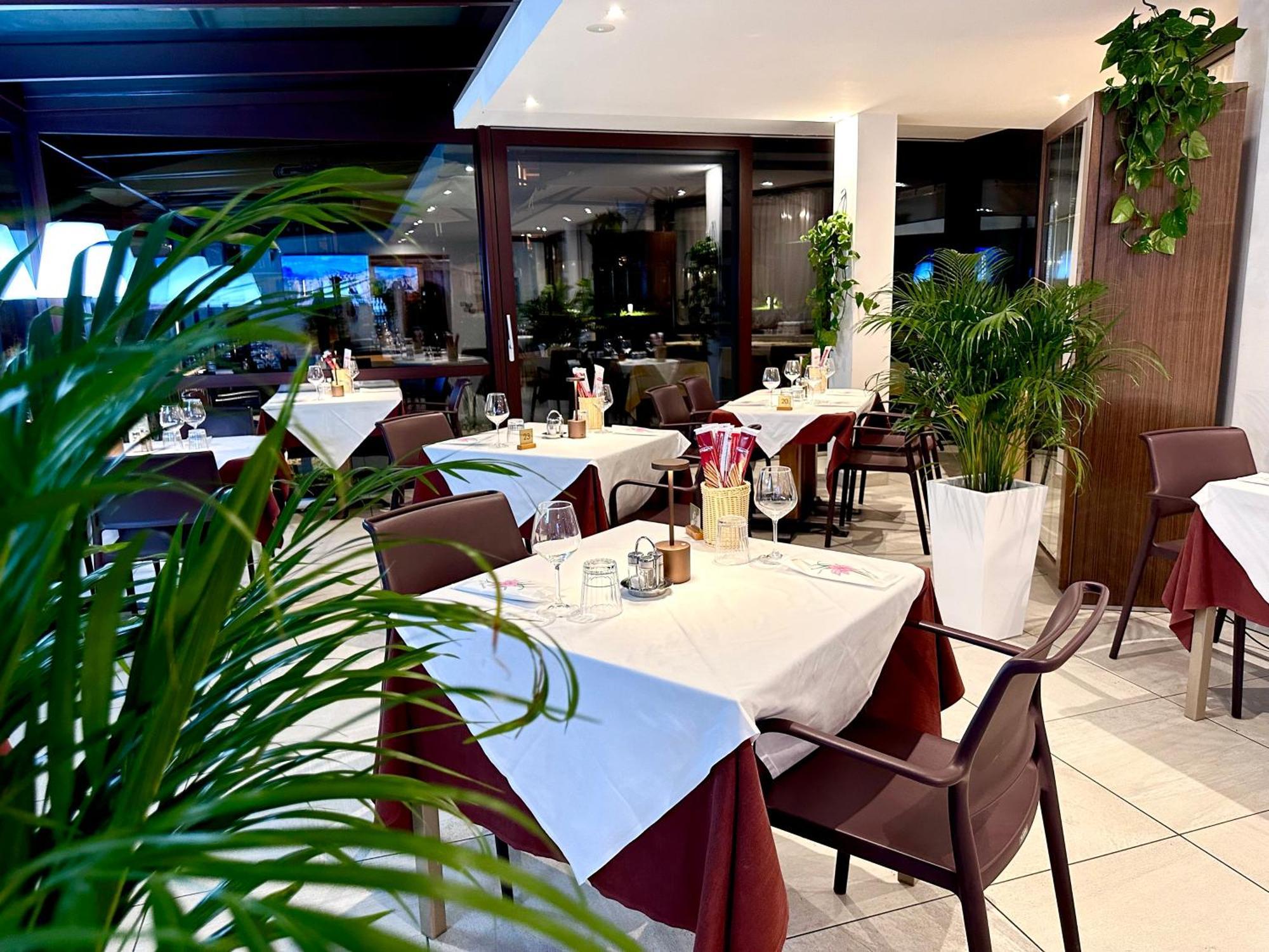 Villa Nuova Romeno 外观 照片