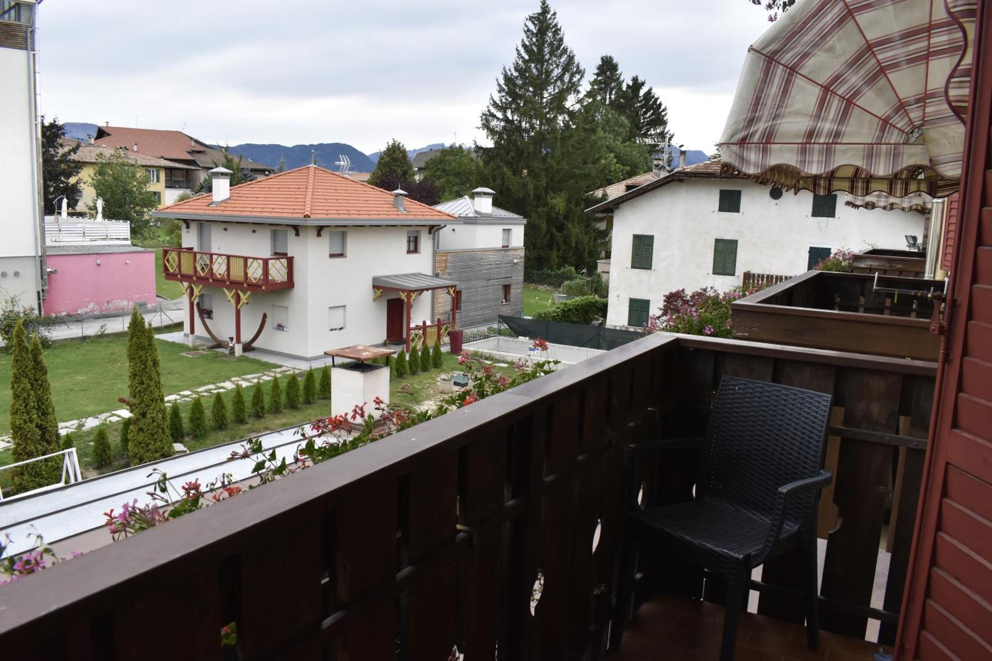 Villa Nuova Romeno 外观 照片